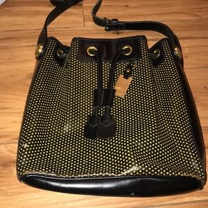 DOONEY AND BURKE BLACK BUCKET BAG